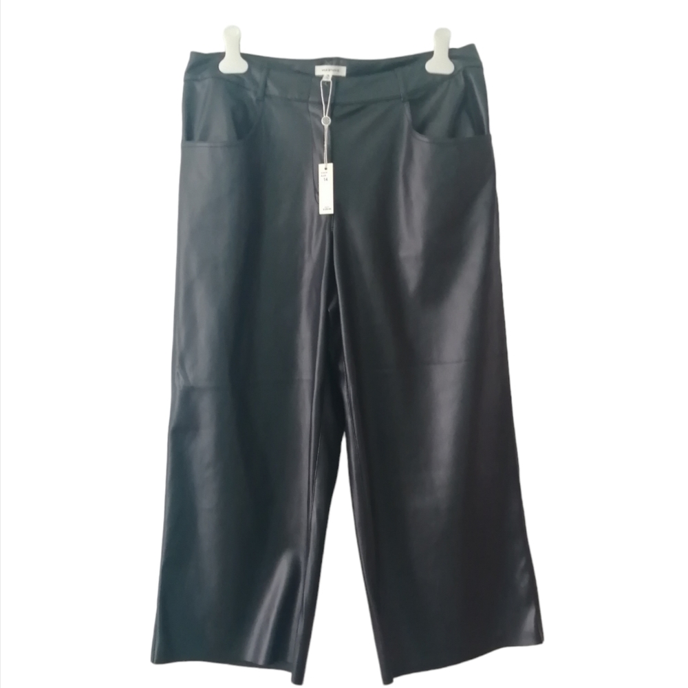 Max Studio Size 14